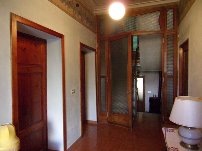 Image No.6-8 Bed Villa for sale