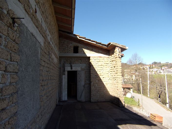 Image No.10-3 Bed Property for sale