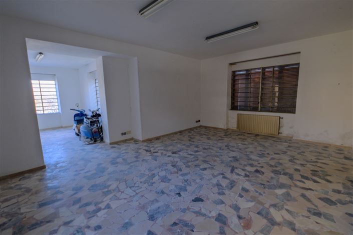 Image No.19-3 Bed Property for sale