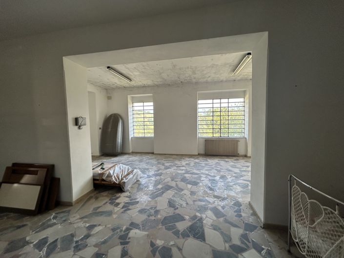 Image No.24-3 Bed Property for sale