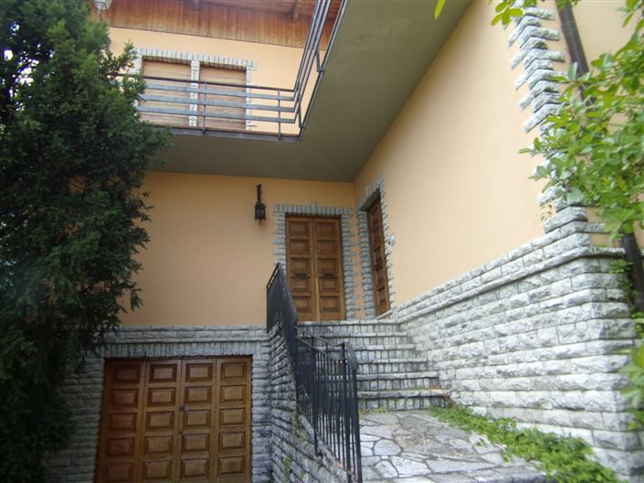 Image No.3-3 Bed Property for sale