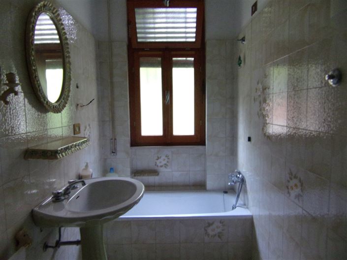 Image No.22-3 Bed Property for sale