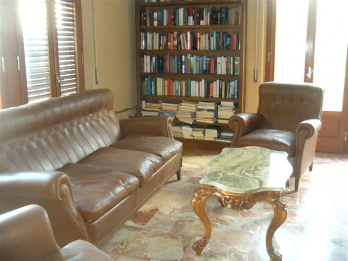 Image No.9-3 Bed Property for sale