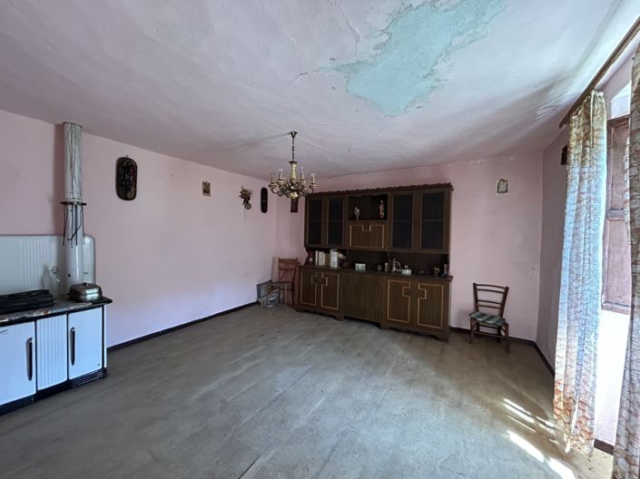 Image No.6-2 Bed Property for sale