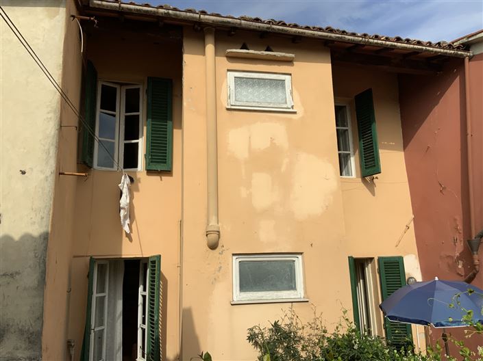 Image No.12-5 Bed Property for sale