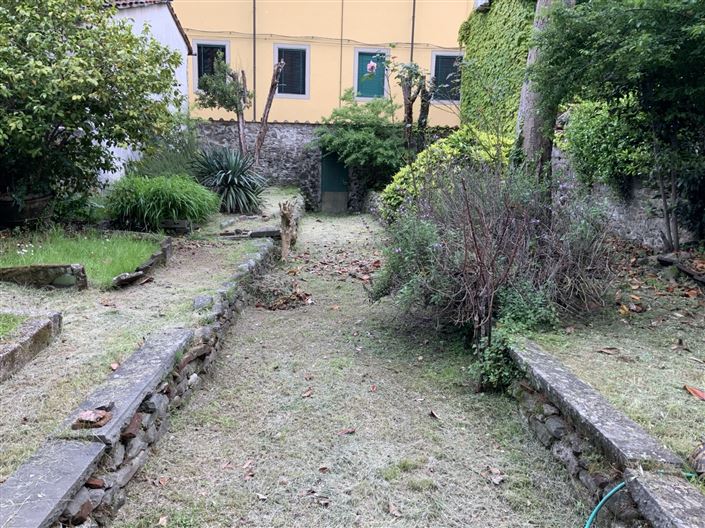 Image No.12-3 Bed Property for sale