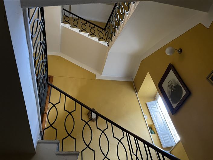 Image No.5-6 Bed Property for sale