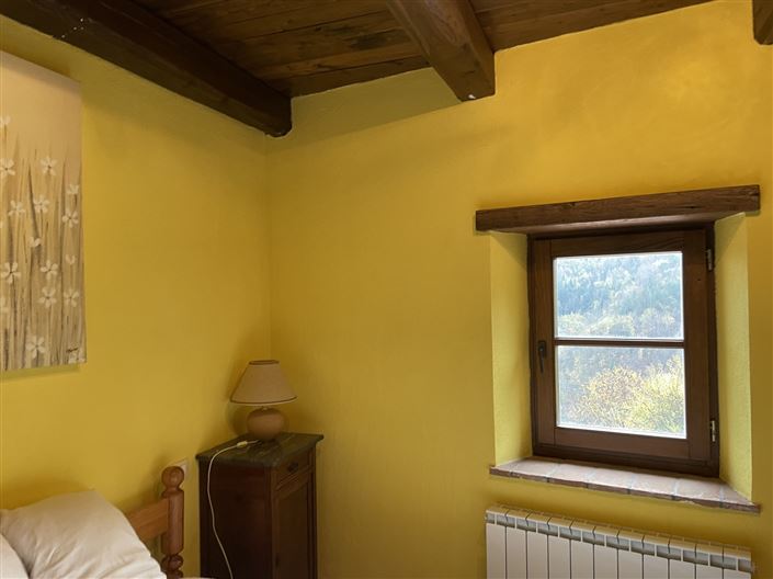 Image No.10-6 Bed Property for sale