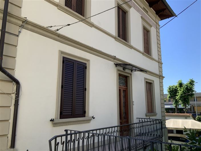 Image No.3-3 Bed Property for sale