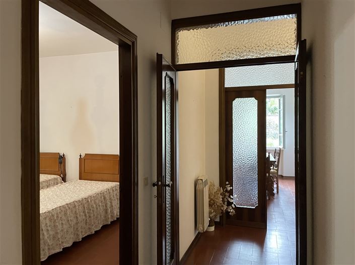 Image No.10-3 Bed Property for sale