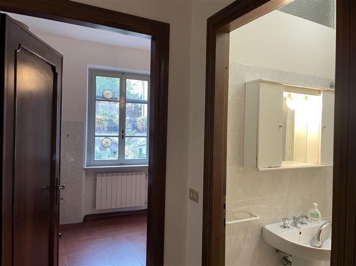 Image No.19-3 Bed Property for sale