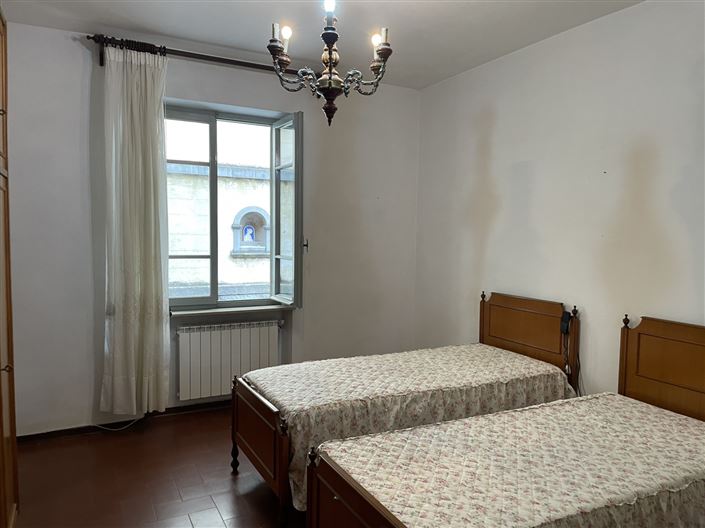 Image No.22-3 Bed Property for sale