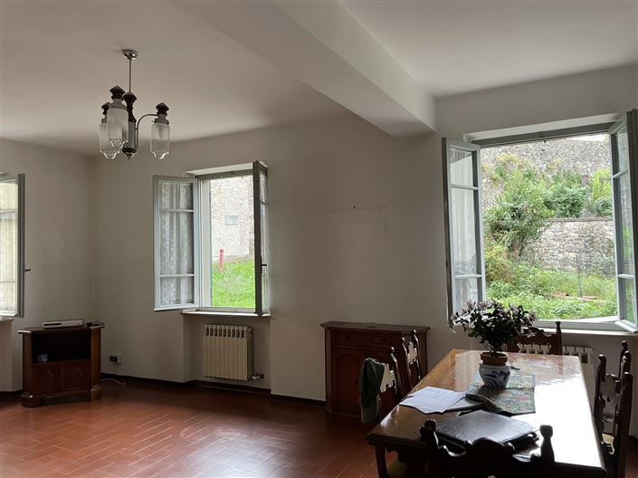 Image No.3-3 Bed Property for sale