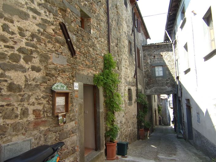 Image No.16-2 Bed Property for sale