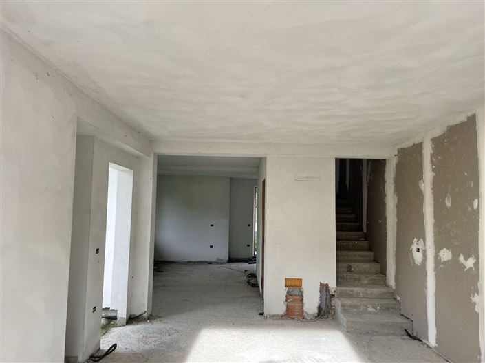 Image No.12-3 Bed Property for sale