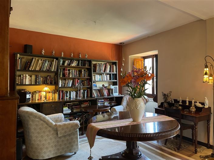 Image No.12-3 Bed Property for sale