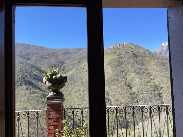 Image No.29-3 Bed Property for sale