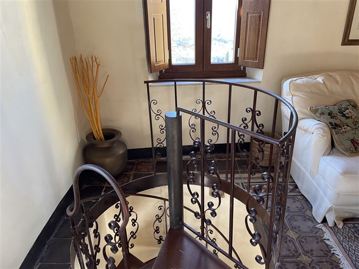 Image No.12-2 Bed House for sale