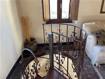 e8c47a2c-b360-427b-9925-549e5685564b