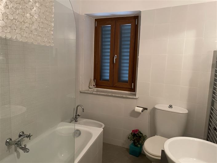 Image No.14-2 Bed House for sale