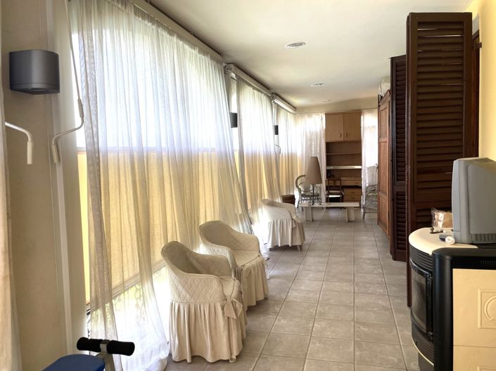 Image No.10-6 Bed Villa for sale