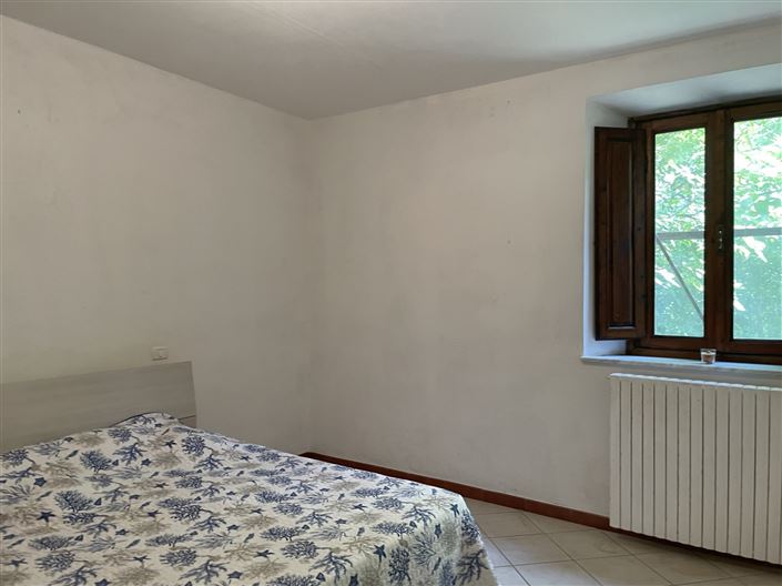 Image No.12-4 Bed Property for sale