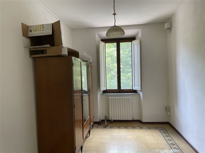 Image No.17-4 Bed Property for sale