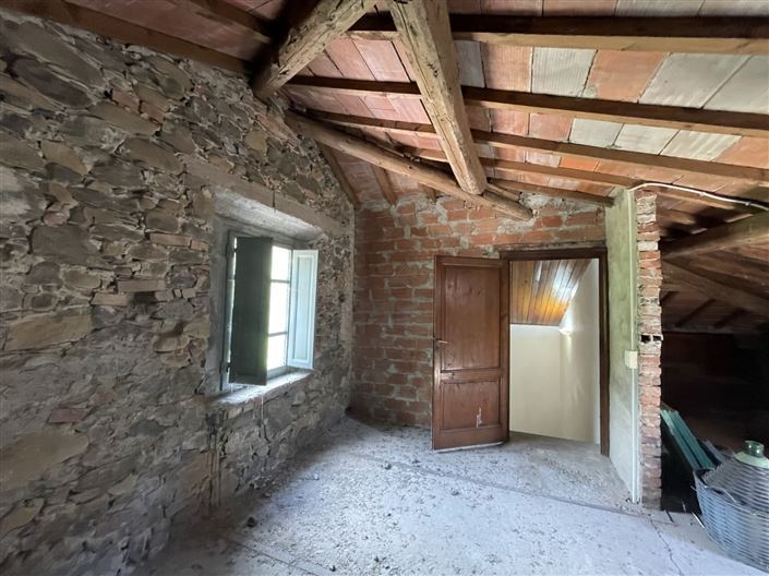 Image No.18-4 Bed Property for sale