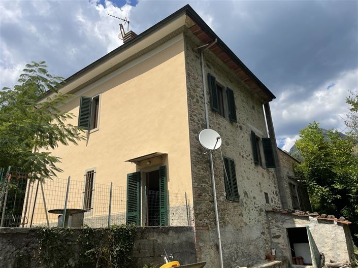 Image No.22-4 Bed Property for sale