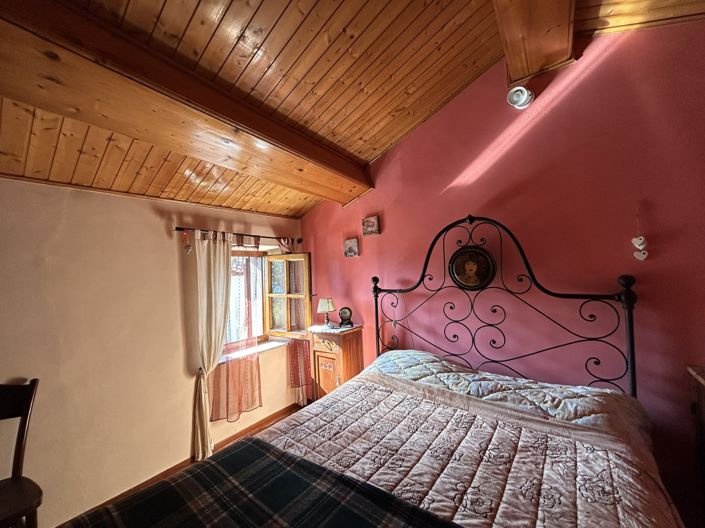 Image No.13-3 Bed Property for sale