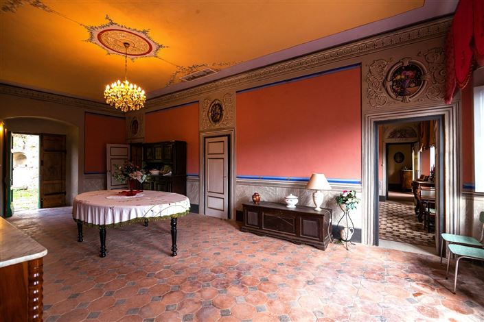 Image No.5-3 Bed Property for sale