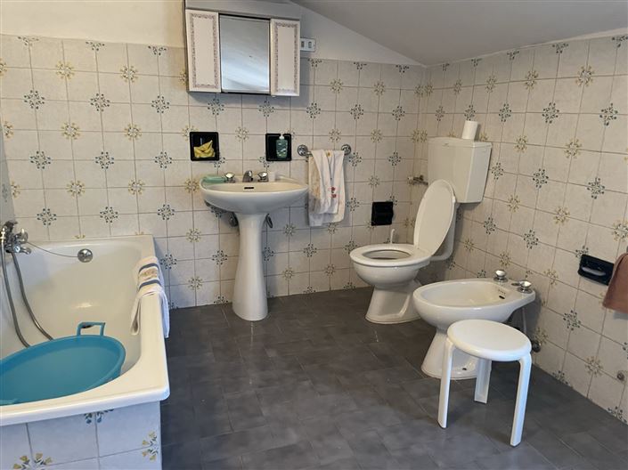 Image No.15-2 Bed Property for sale