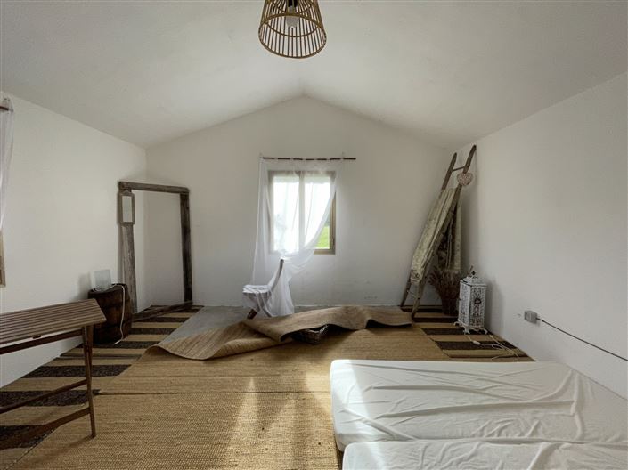 Image No.17-4 Bed Property for sale