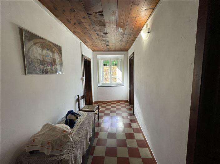 Image No.11-4 Bed Property for sale