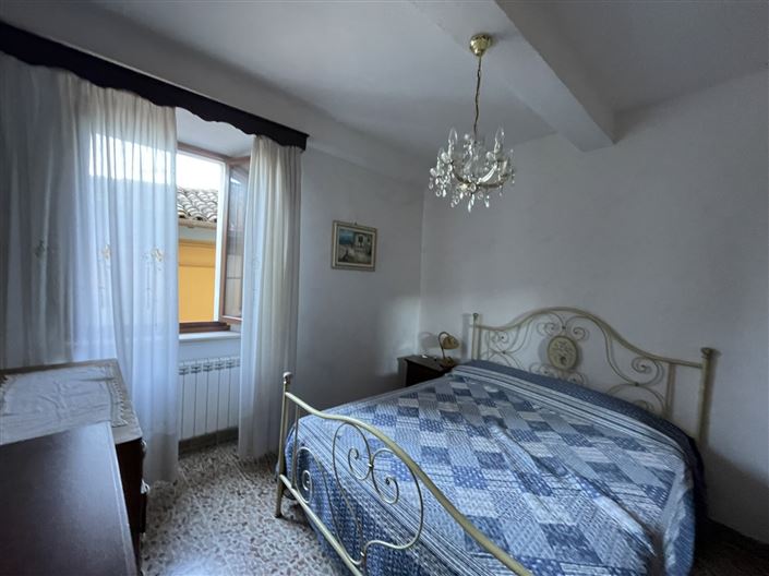 Image No.4-2 Bed Property for sale