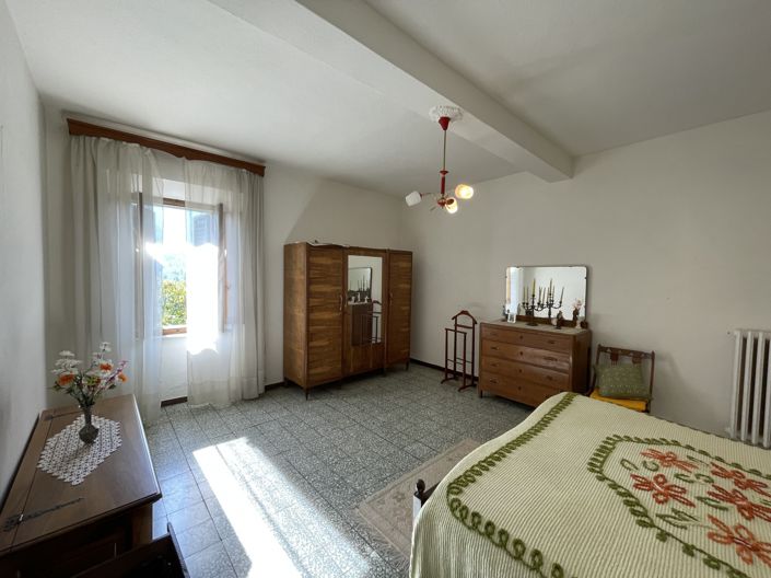 Image No.15-4 Bed Property for sale