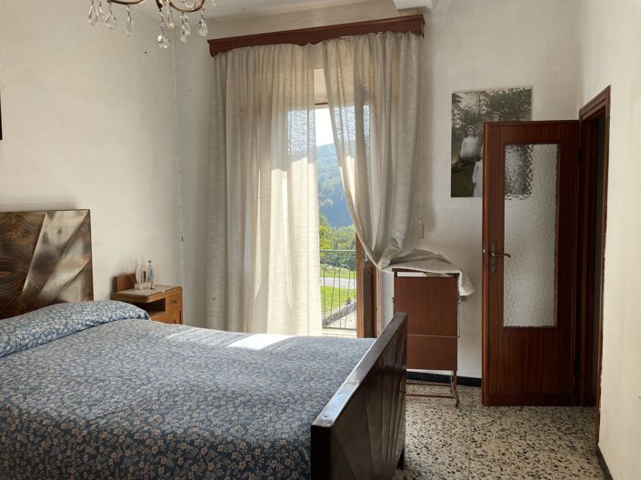 Image No.17-4 Bed Property for sale