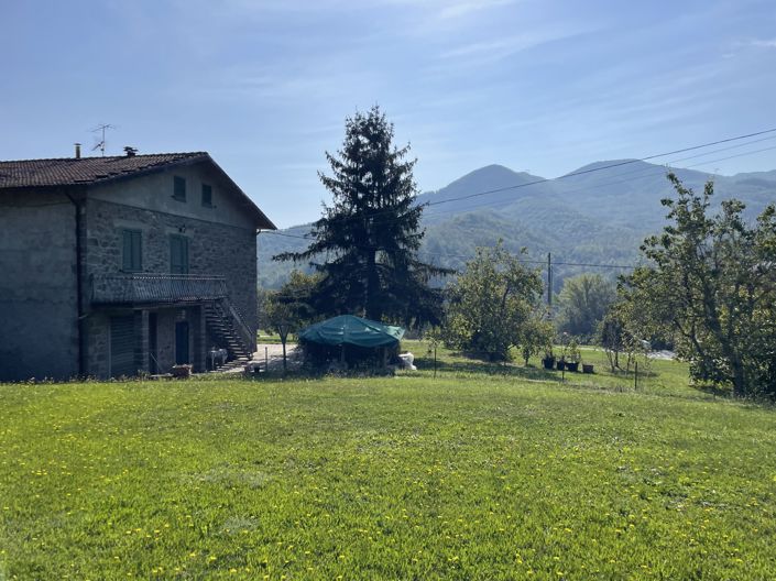 Image No.2-4 Bed Property for sale