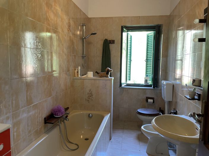 Image No.21-4 Bed Property for sale