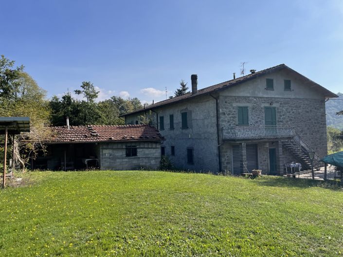 Image No.4-4 Bed Property for sale