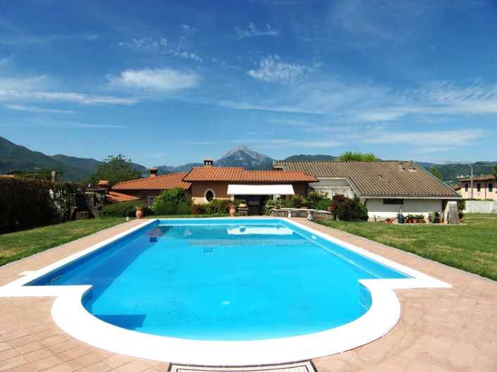 Image No.1-4 Bed Villa for sale