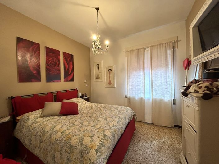 Image No.24-4 Bed Property for sale