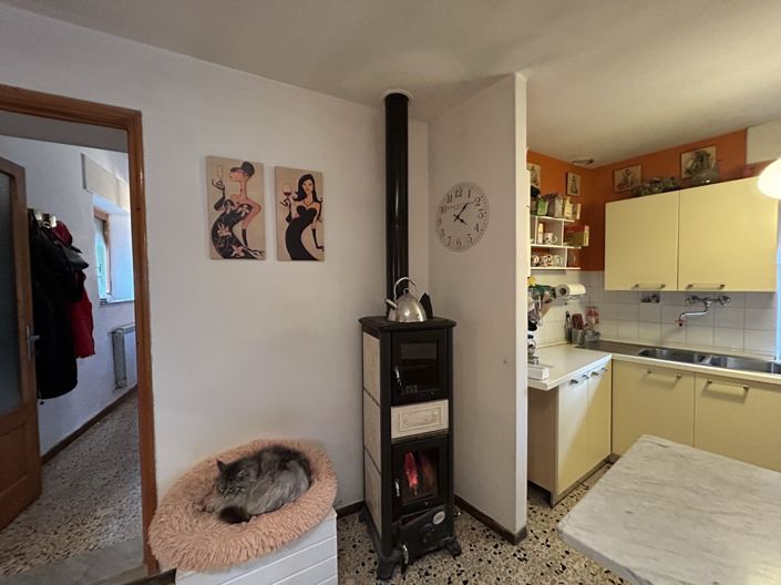 Image No.19-4 Bed Property for sale