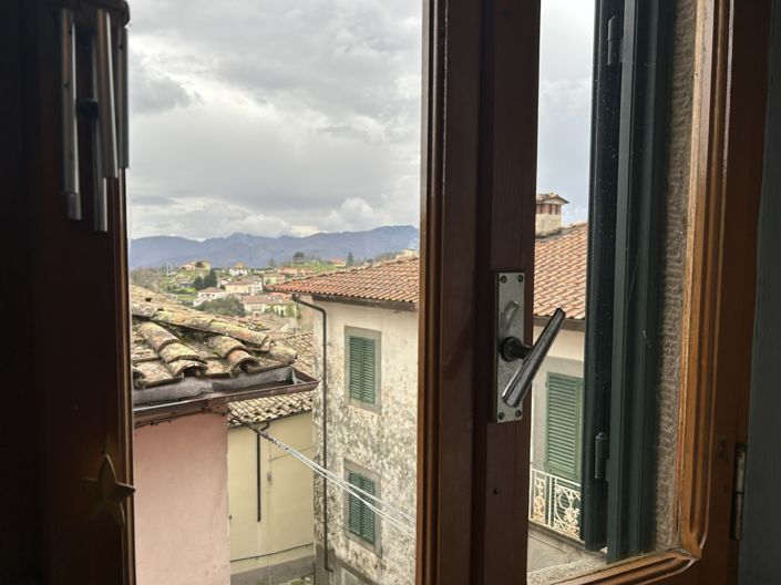 Image No.22-4 Bed Property for sale