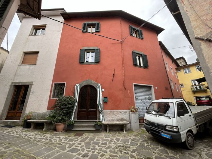 Image No.16-4 Bed Property for sale