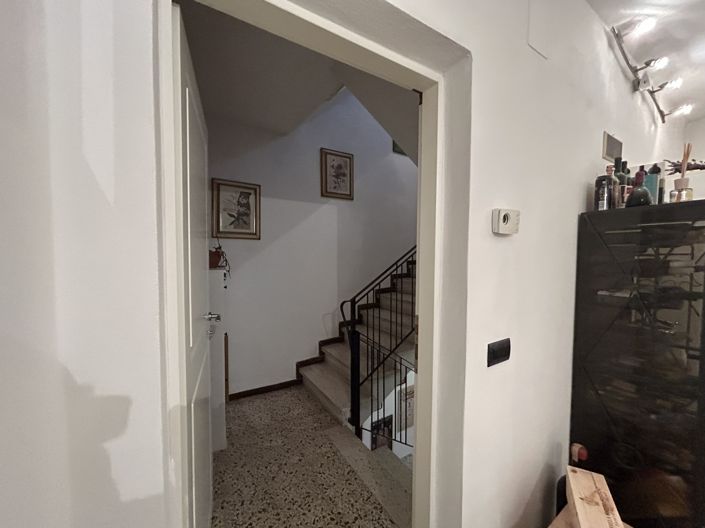 Image No.6-4 Bed Property for sale