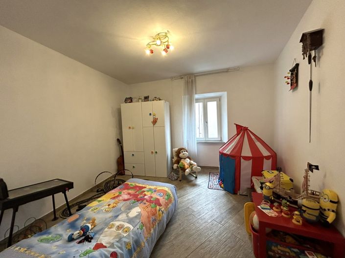 Image No.11-4 Bed Property for sale