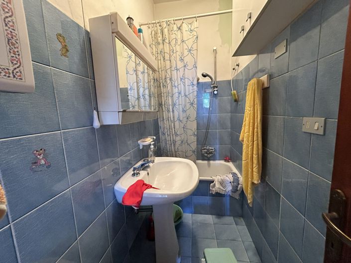 Image No.8-3 Bed Property for sale