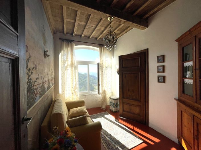 Image No.7-4 Bed Property for sale