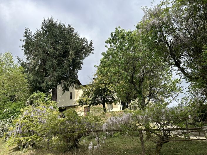 Image No.17-2 Bed Property for sale